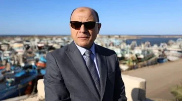 طقس سيئ.. توقف حركة الملاحة والصيد بميناء البرلس والسواحل الشمالية بسبب الأمواج